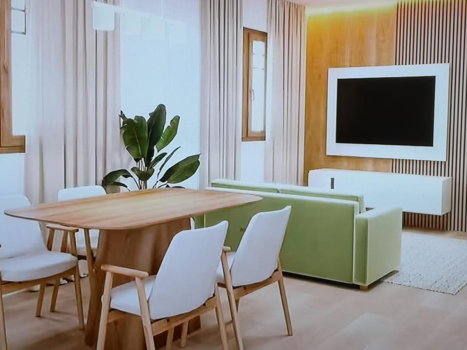 TV and multimedia, Living room, Seating area, Dining area