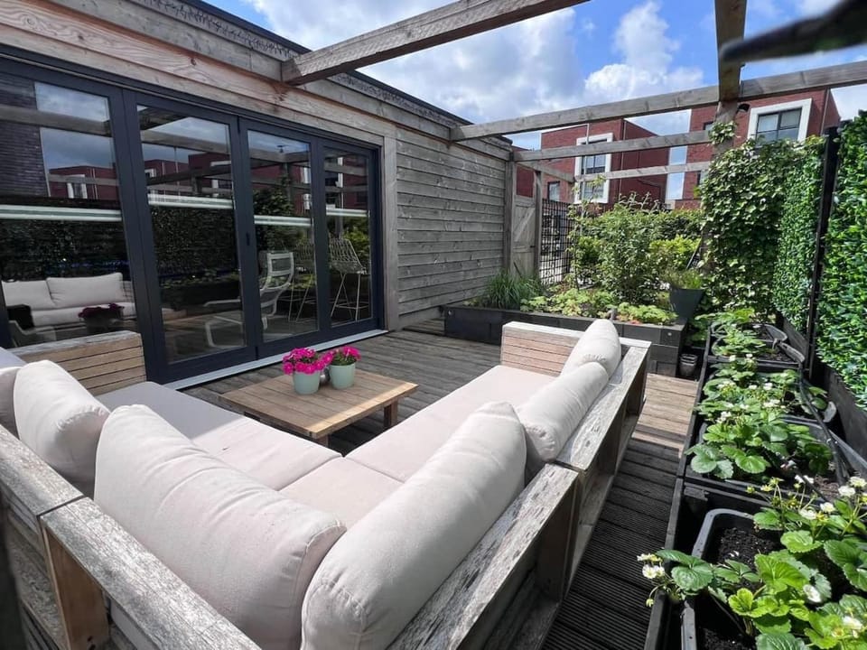 De Tuinkamer | Stay & Retreat | ontbijt | terras | fietsen Bed and Breakfast in Groningen