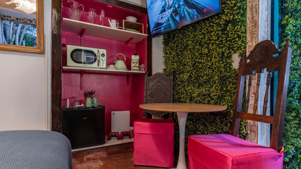 TV and multimedia, Kitchen or kitchenette, Dining area