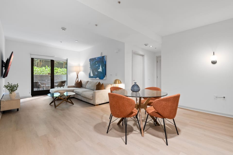 Living room, Seating area, Dining area