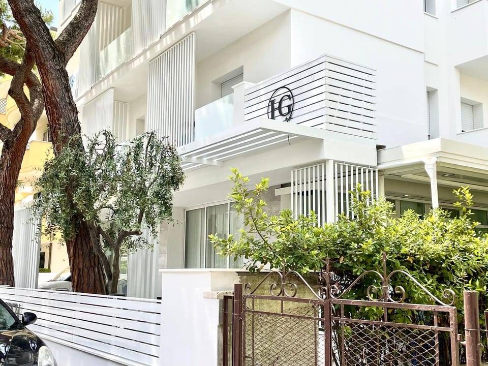Property building, Facade/entrance