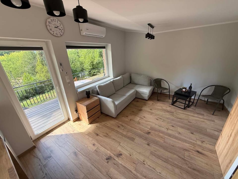Domek w Tylawie - Róż i Las - Beskid Niski House in Poland