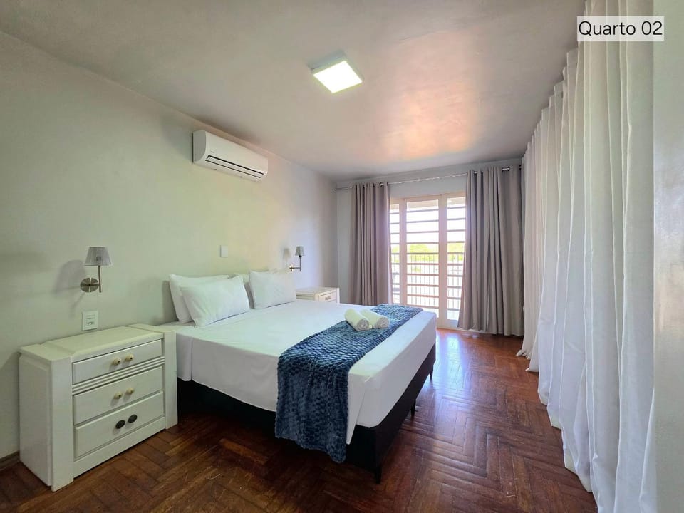 Spacious House with Pool, 4 Bedrooms, and Green Space House in Foz do Iguaçu