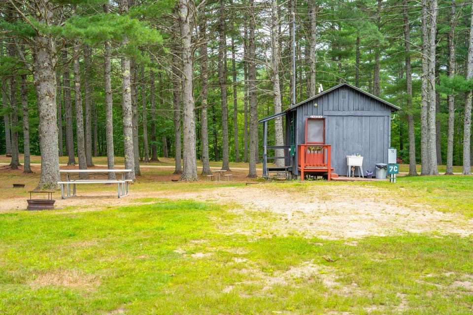 Pleasant River Glamping Dome 2 King Bed Luxury tent in Bethel
