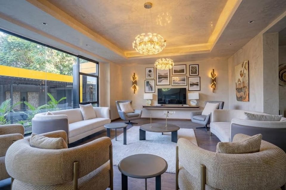 1BR Kilimani,Sauna, Steam, Gym, Pool, Game Room, Jogging Track Apartment in Nairobi County