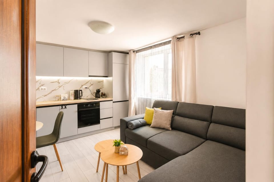 Coffee/tea facilities, Kitchen or kitchenette, Dining area, toaster