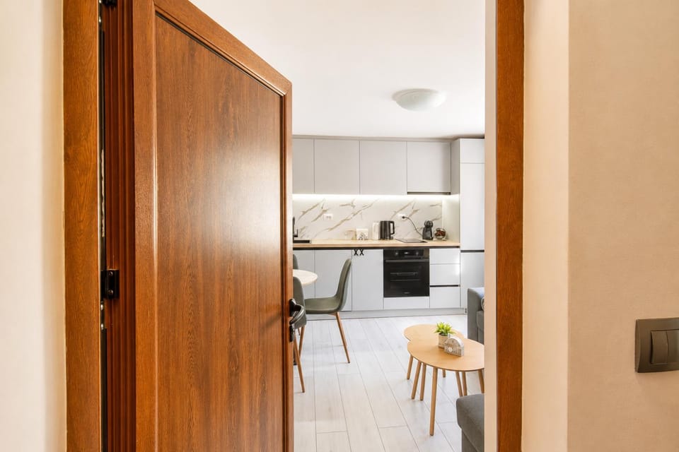 Kitchen or kitchenette, Living room, minibar