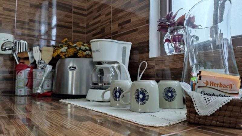 Coffee/tea facilities, Kitchen or kitchenette