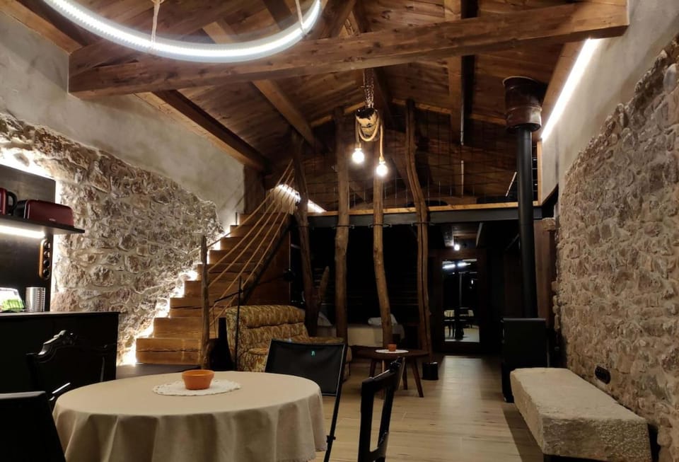 Beautiful barn in a valley & river Apartment in Solsonès