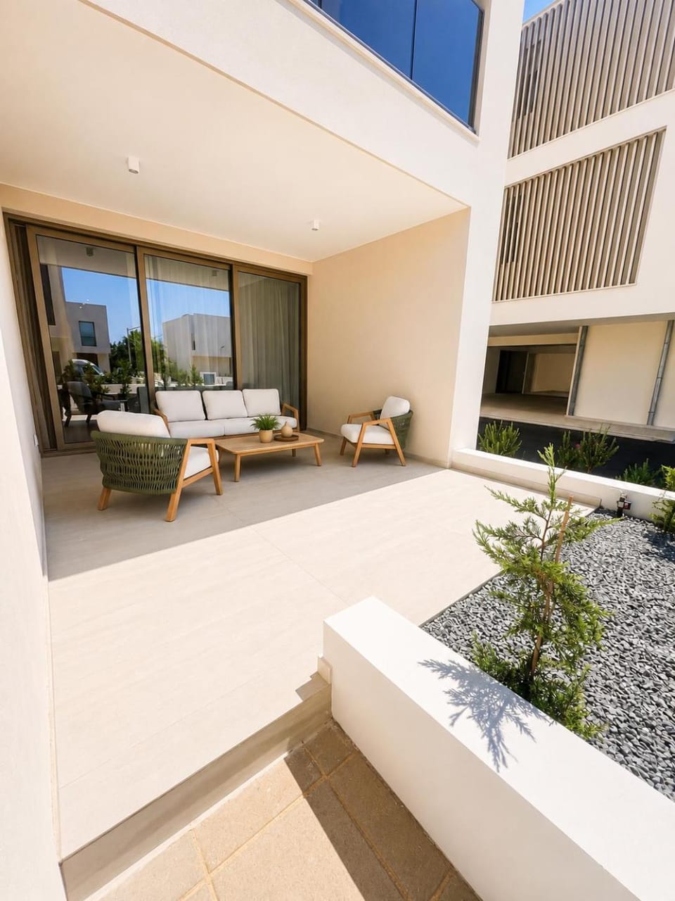 Property building, Patio, Day, Balcony/Terrace, Balcony/Terrace, Seating area