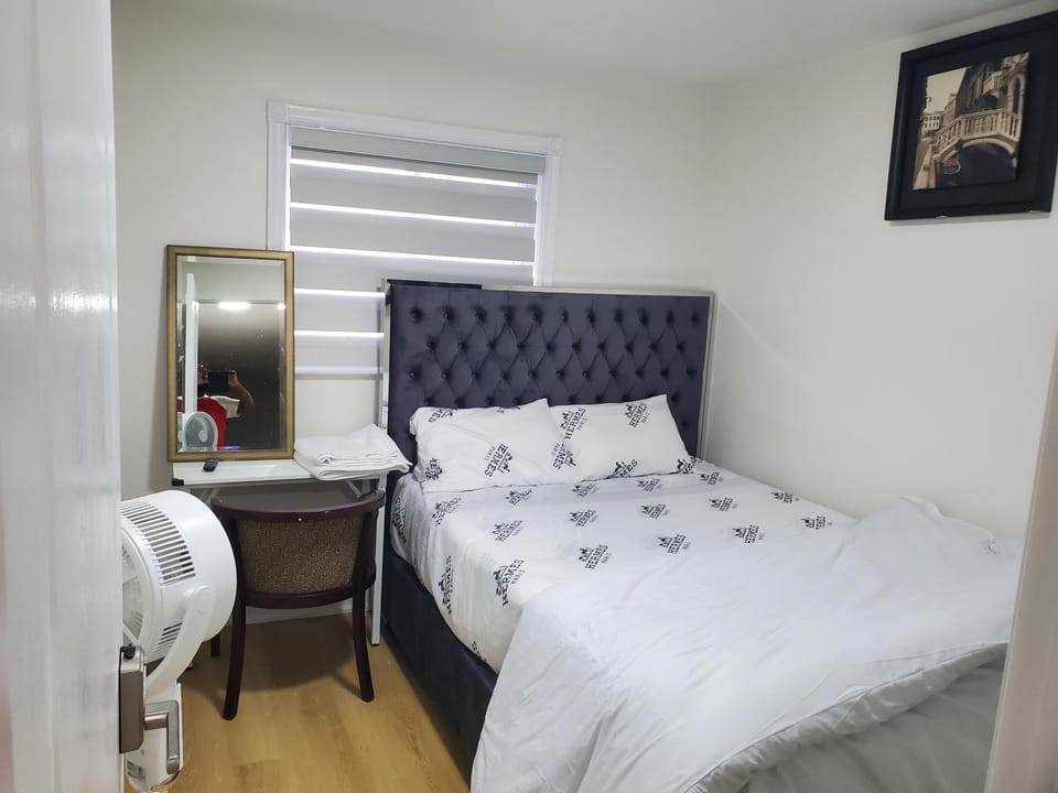 Lordmax Guest House Bed and Breakfast in Halton Hills