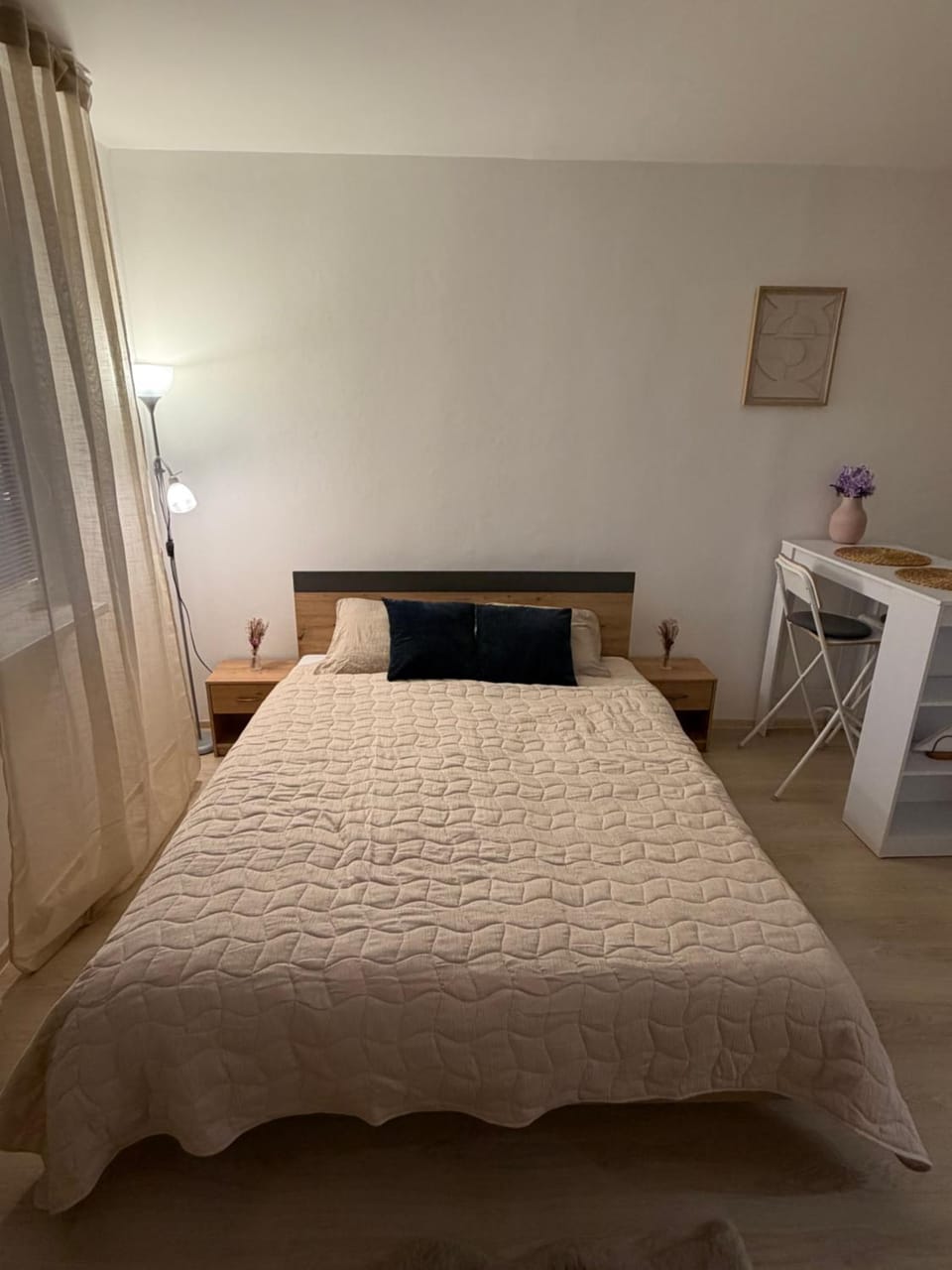 Photo of the whole room