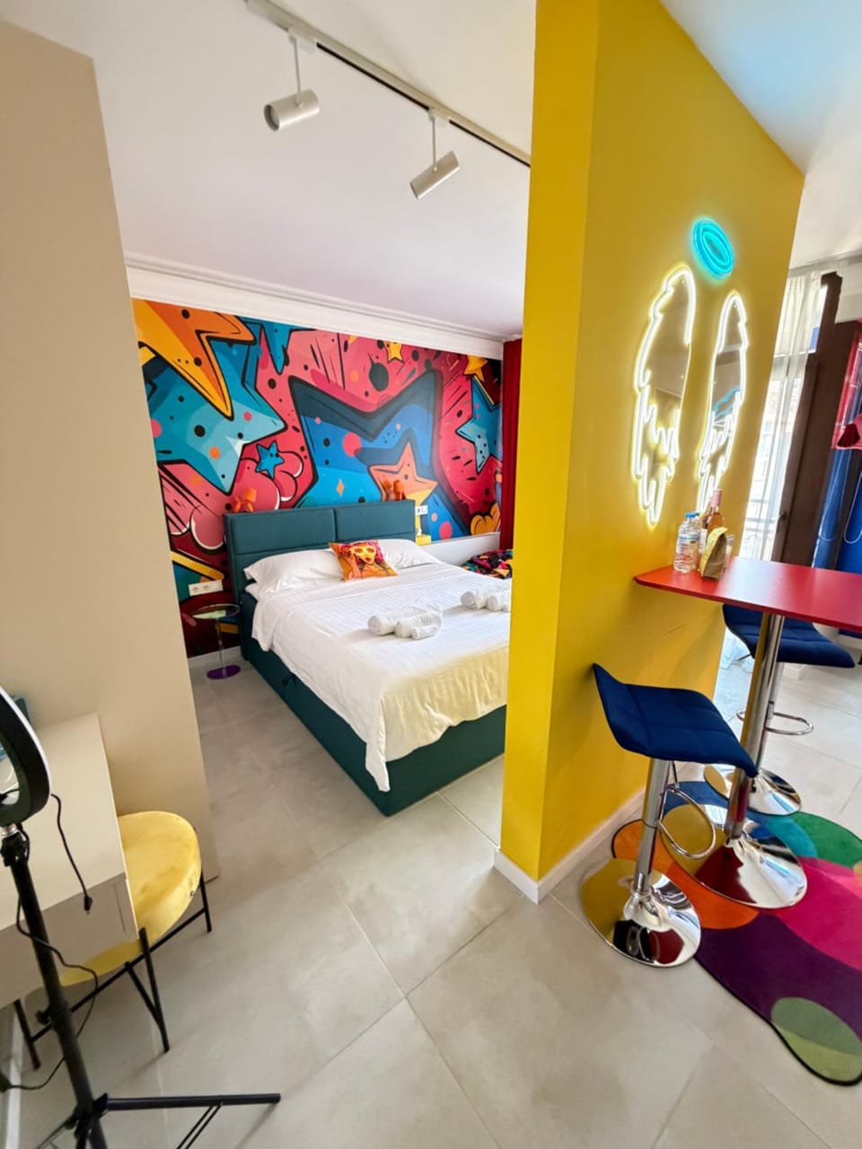 Bed, Living room, Photo of the whole room, Bedroom