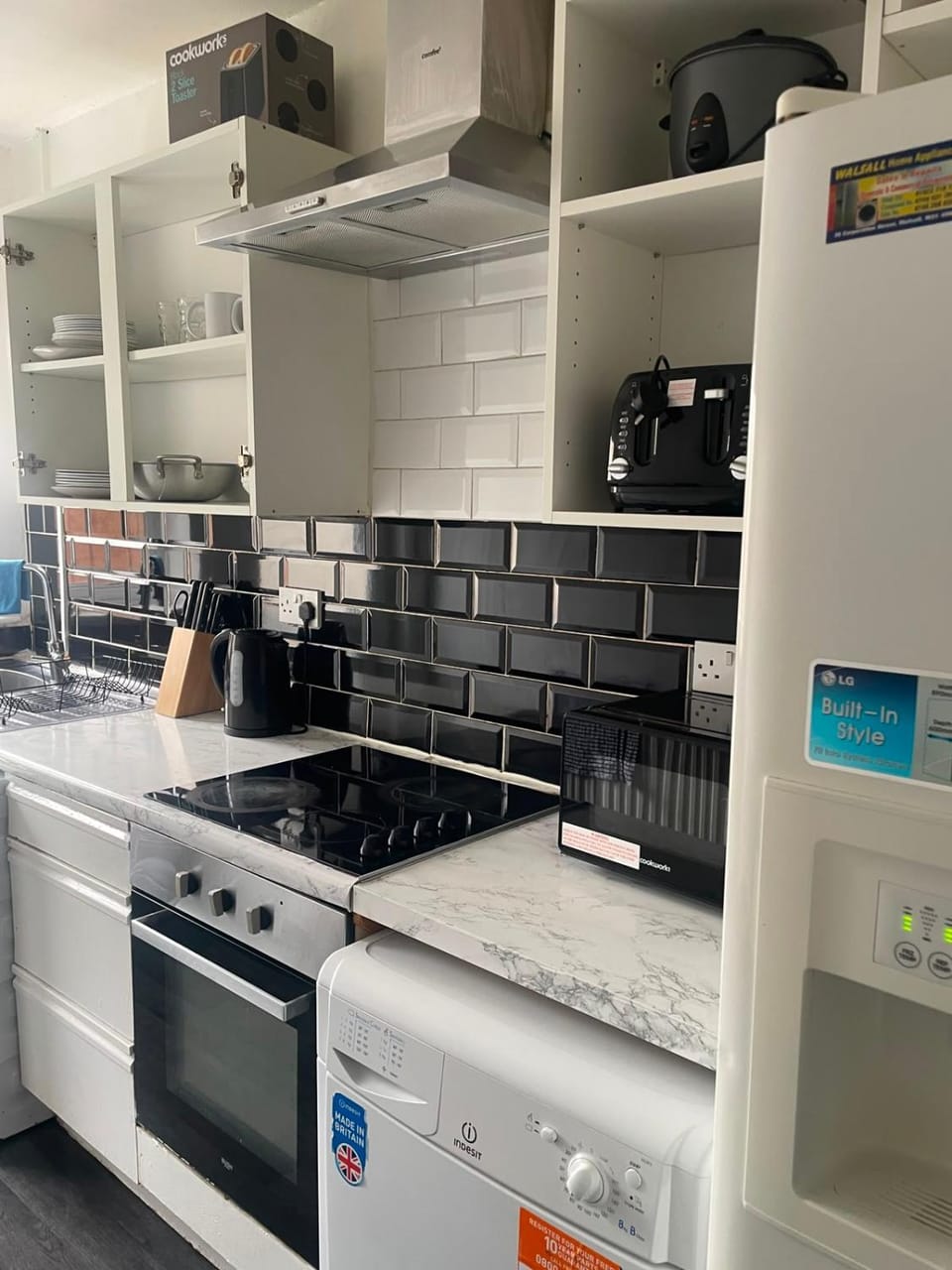 Walsall Contractors - 4bdr, 6 beds, Parking, WiFi House in Walsall