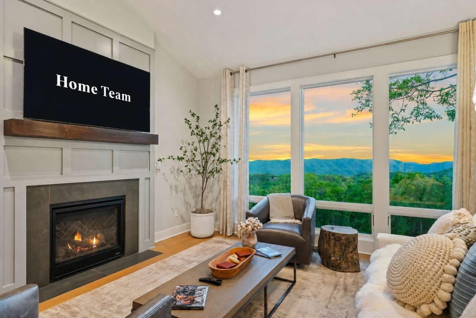 High Country Club - Modern Mountain Escape House in Watauga