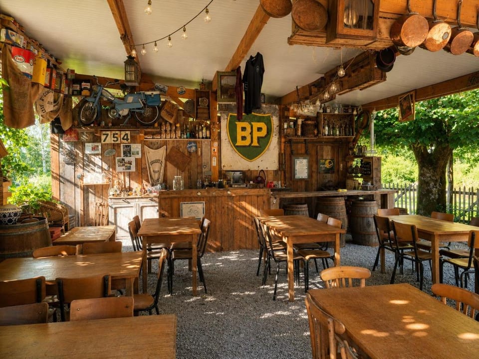 Lounge or bar, Lounge or bar