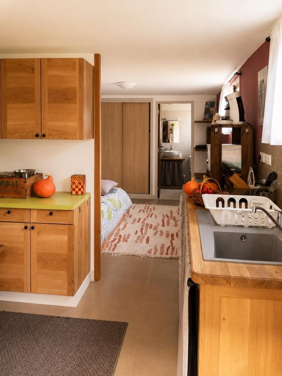 Kitchen or kitchenette