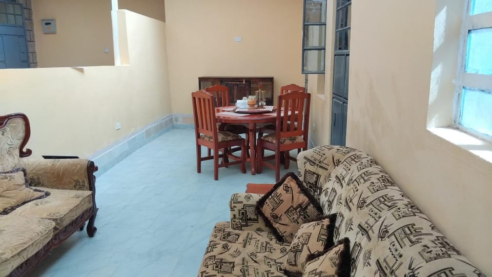 Property building, Living room, Seating area, Dining area, Communal kitchen