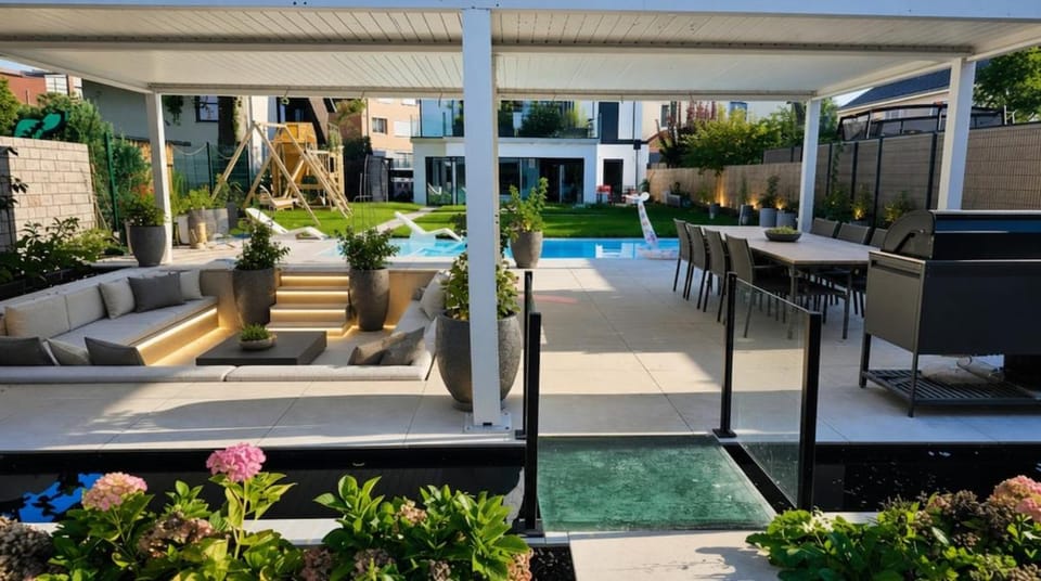 Luxurious large Home, Pool, Garden, Koi Pond Apartment in Munich