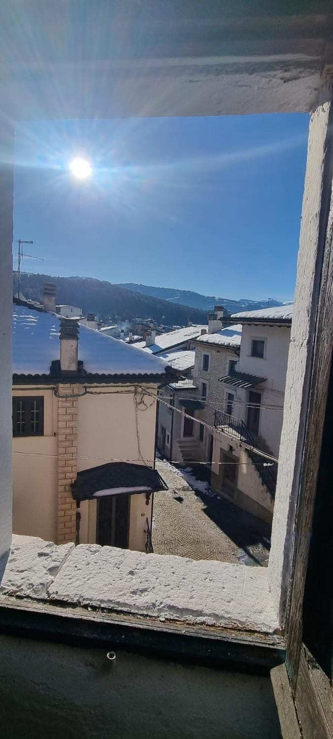 Day, Natural landscape, View (from property/room), Balcony/Terrace, City view, Mountain view, Sea view