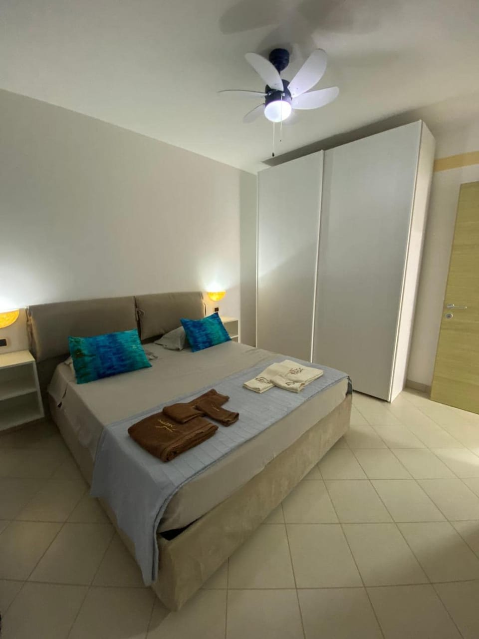 Photo of the whole room, wardrobe