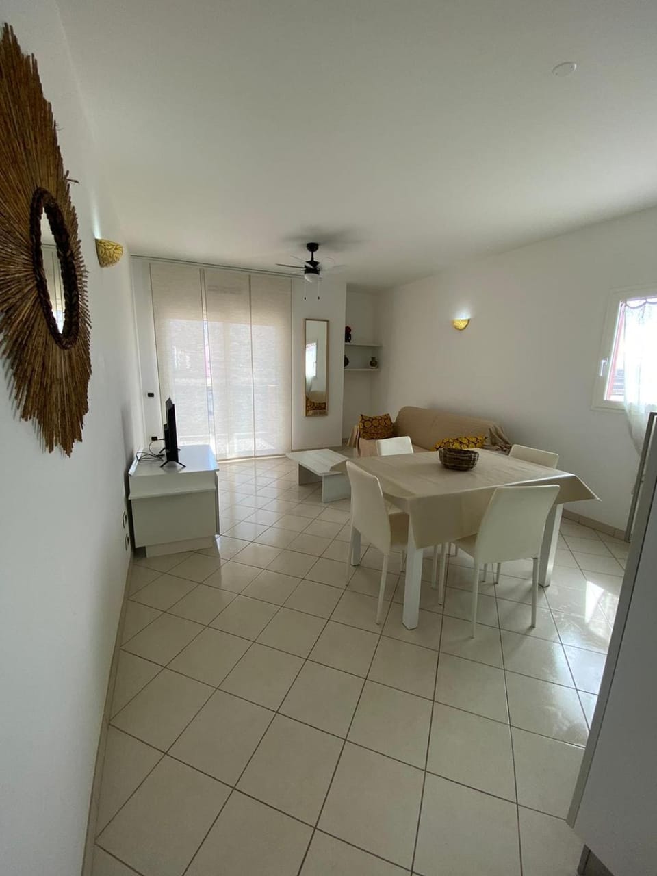 Kitchen or kitchenette, Living room, Dining area