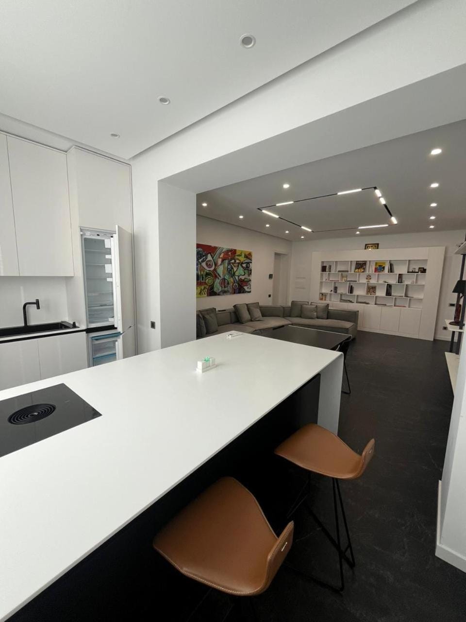 Luxe Ultra Modern 2 Bedroom with Balcony In The Middle of City Center, By Malibu Park And Cascade Apartment in Yerevan