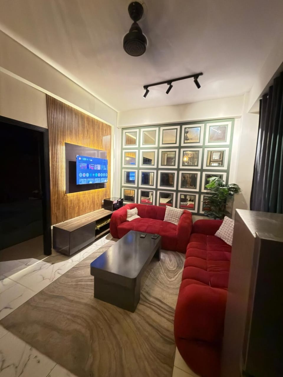 Communal lounge/ TV room