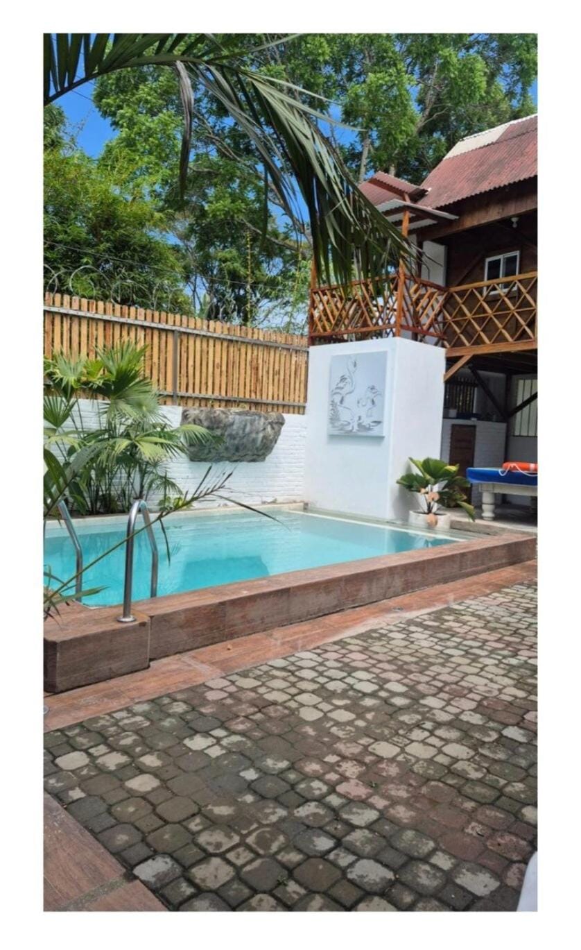 CASA CON PISCINA EN OLON A 3 Cuadras DE LA PLAYA Villa in Olon