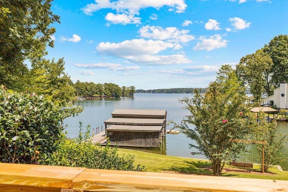 Carriage Retreat House in Lake Martin