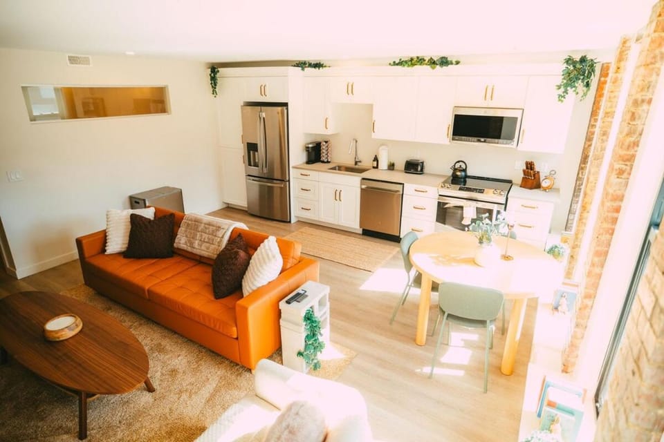 Free Parking - Historic 2BR Apartment DT Halifax Apartment in Dartmouth