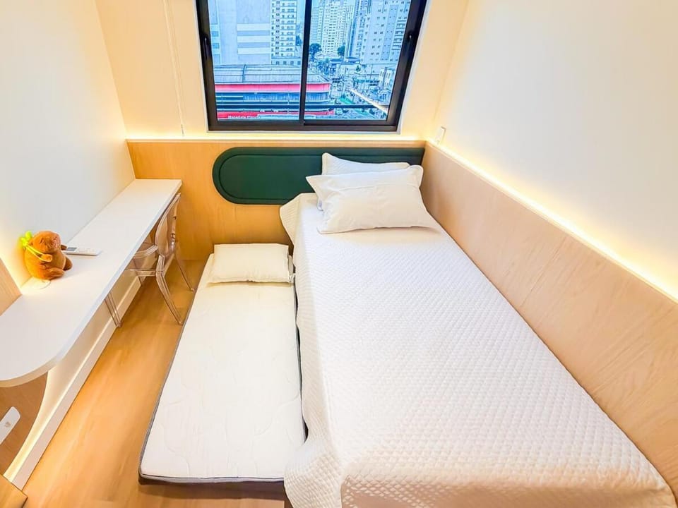 2-Bedroom Furnished Apartment with 2 Parking Spaces and Balcony in Downtown Apartment in Curitiba