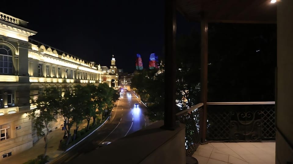 Property building, Night, Neighbourhood, Balcony/Terrace, Balcony/Terrace, City view, Street view, Location