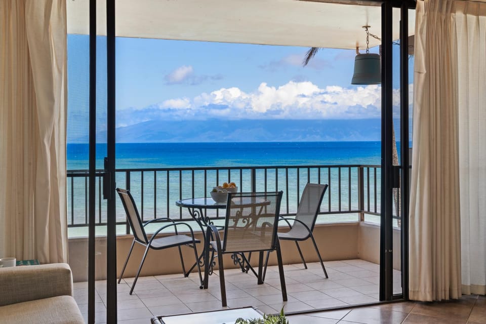 Ocean-view 2BR 2BA condo with pool, hot tub & beach access - Paki Maui 304 House in Kaanapali