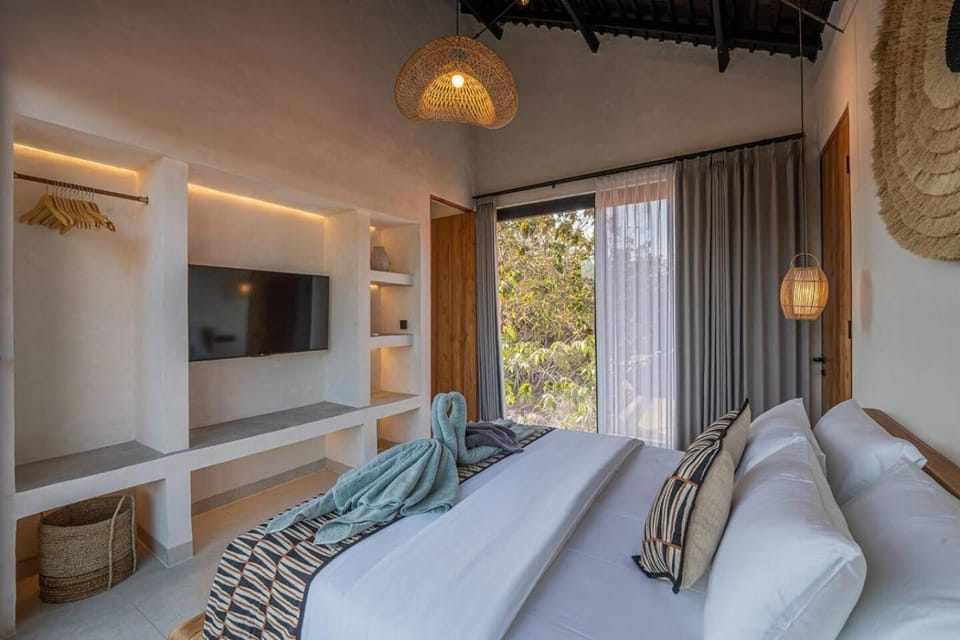 Bed, TV and multimedia, Photo of the whole room, Evening entertainment, Bedroom, towels
