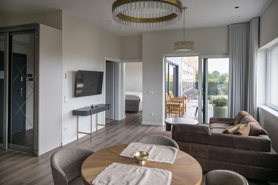 Communal lounge/ TV room, TV and multimedia, Living room, Dining area