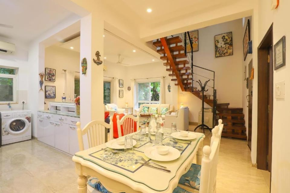 Kitchen or kitchenette, Living room, Dining area, washing machine
