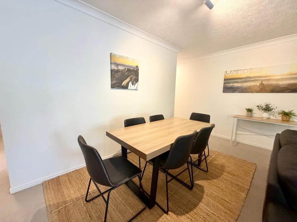 Turtle Beach Resort Splash Zone Convenient Apartment in Mermaid Beach