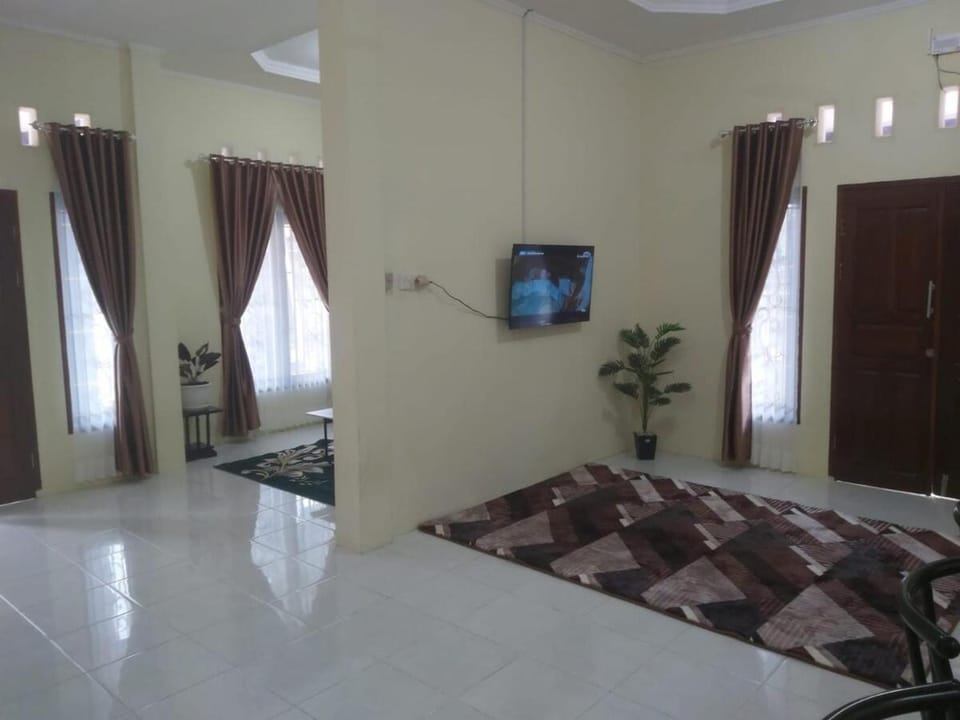 TV and multimedia, Photo of the whole room