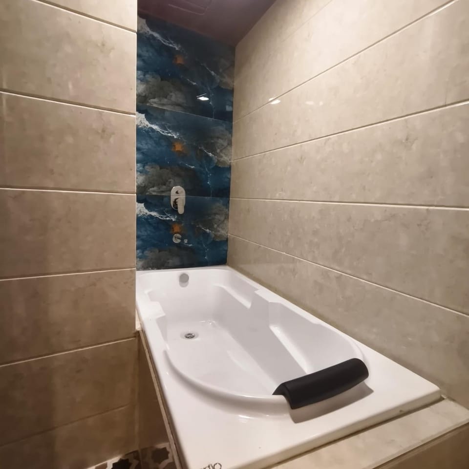 Bathroom, Bath, towels