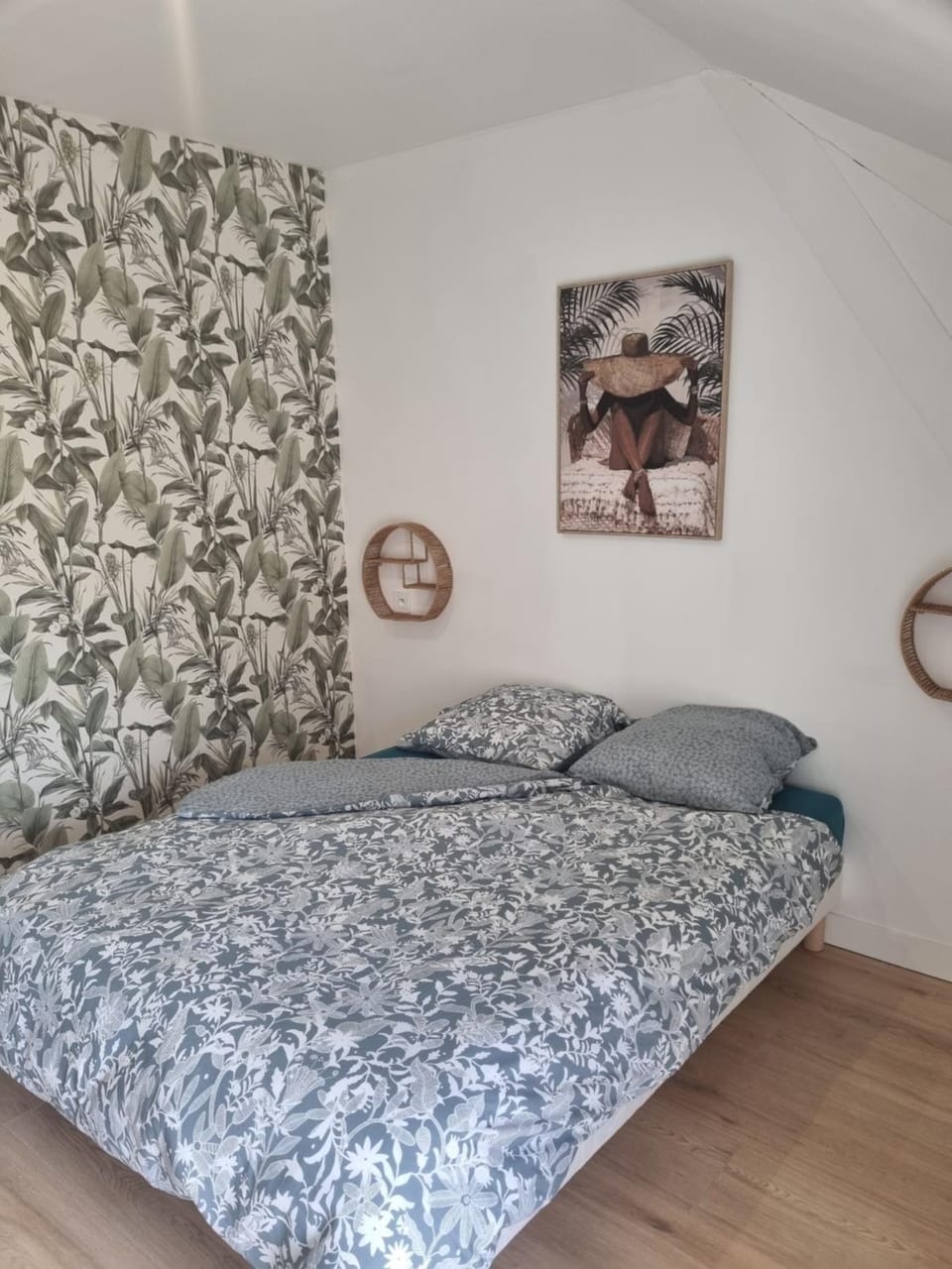 Photo of the whole room