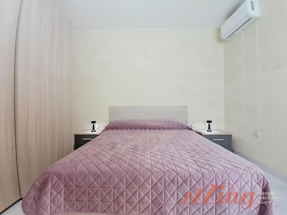 Bed, Bedroom, air conditioner