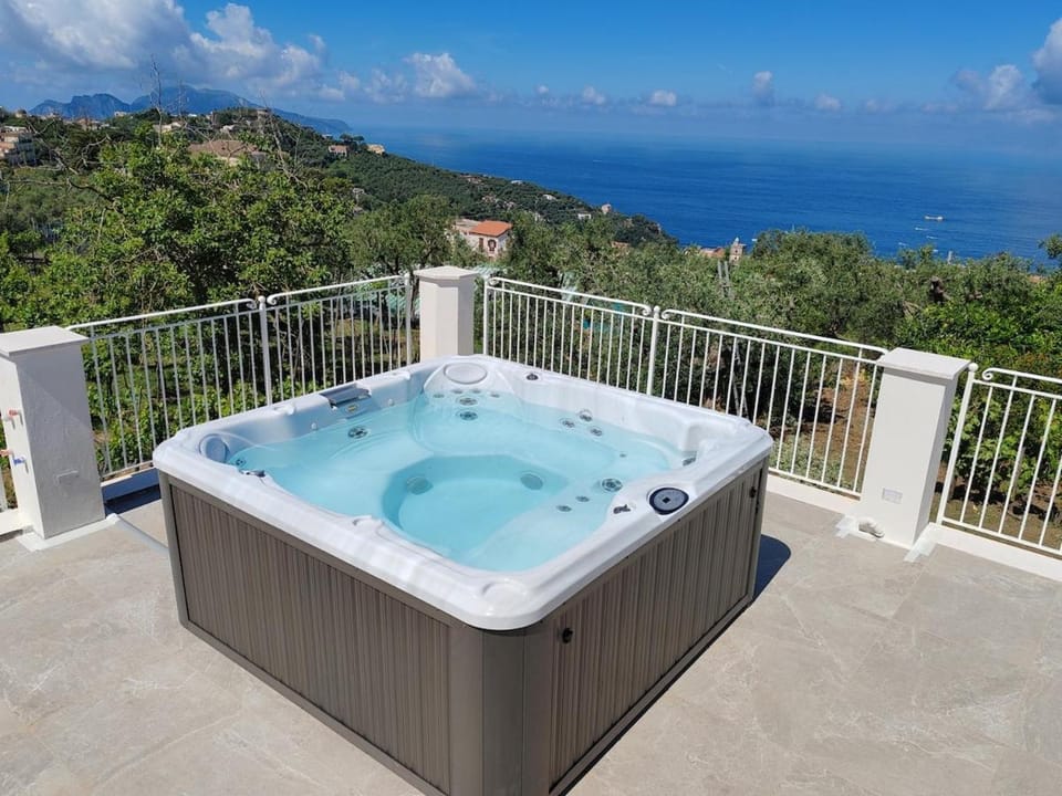 Natural landscape, Hot Tub, View (from property/room), Balcony/Terrace, Mountain view, Sea view