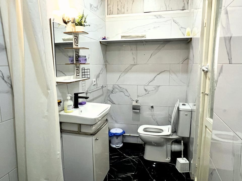 Toilet, Bathroom