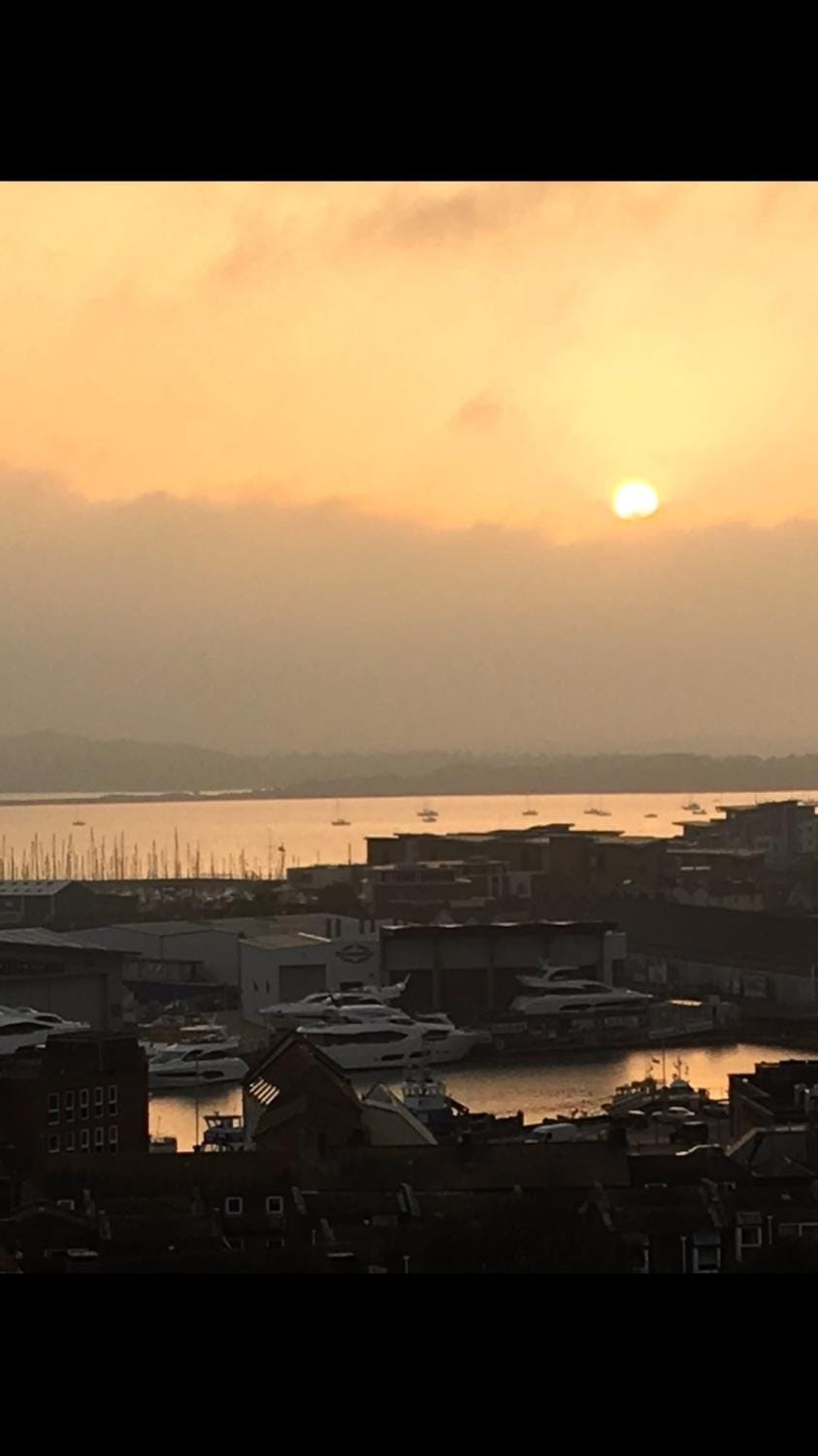 Incredible penthouse views ! with private parking Apartment in Poole