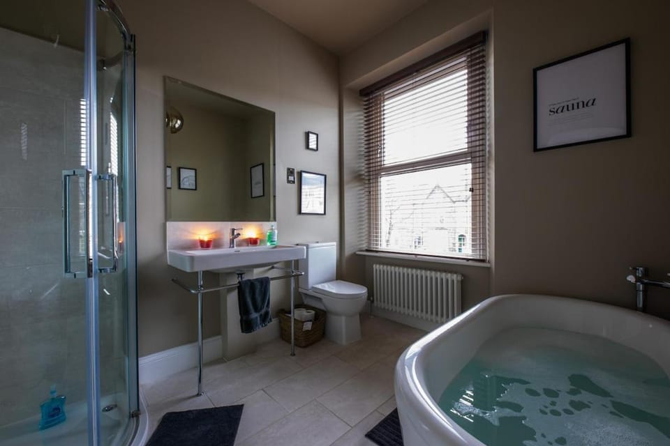 Shower, Bathroom, Bath, towels