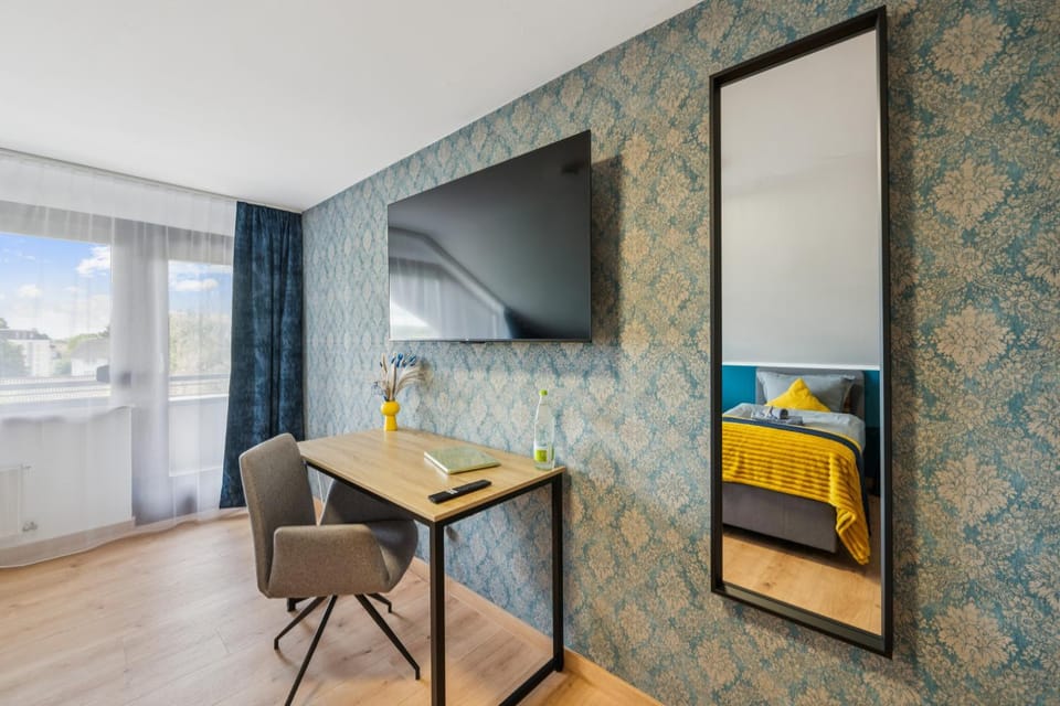 Bed, TV and multimedia, Photo of the whole room, Bedroom, wardrobe