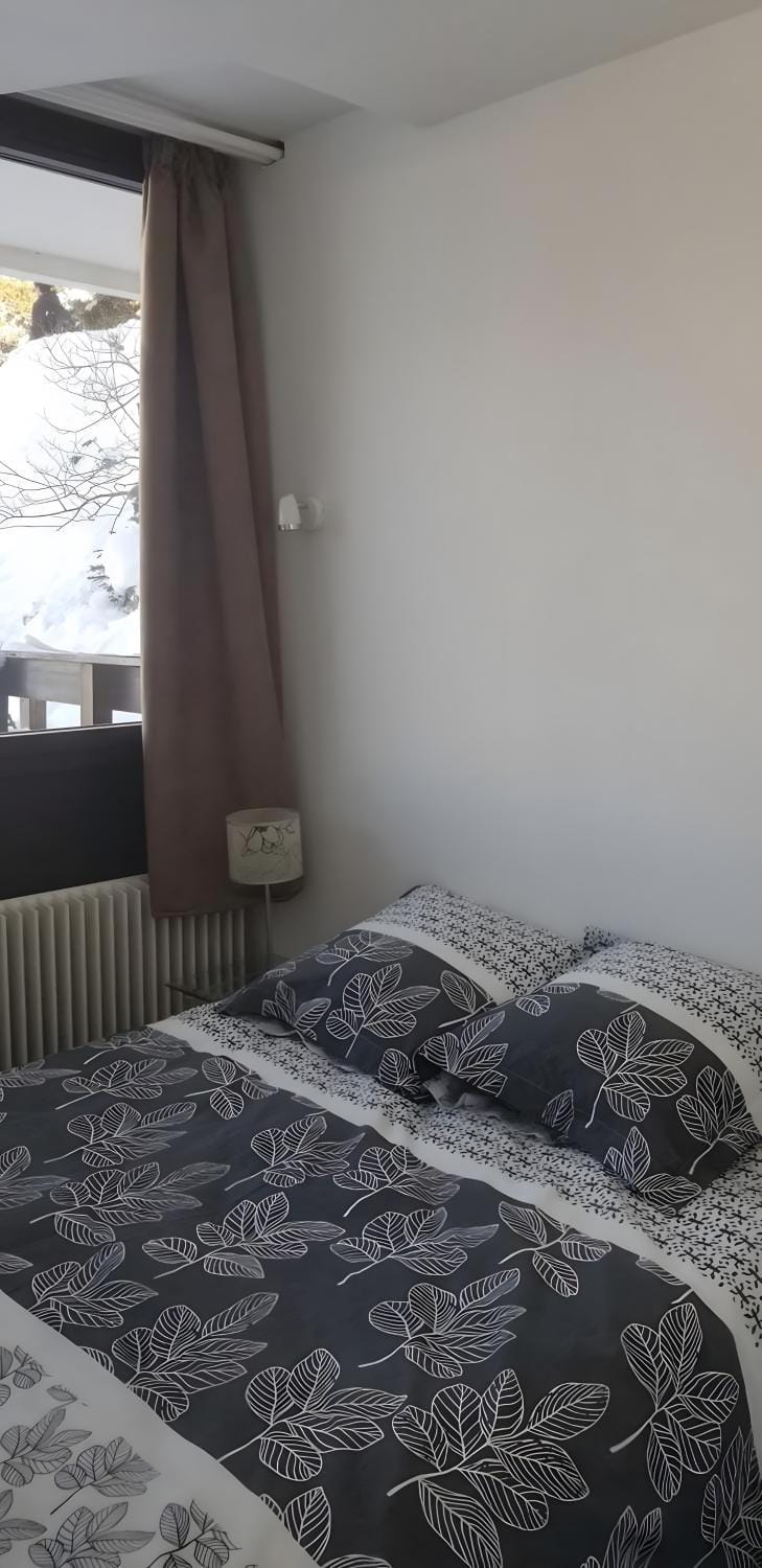 Property building, Living room, Bedroom