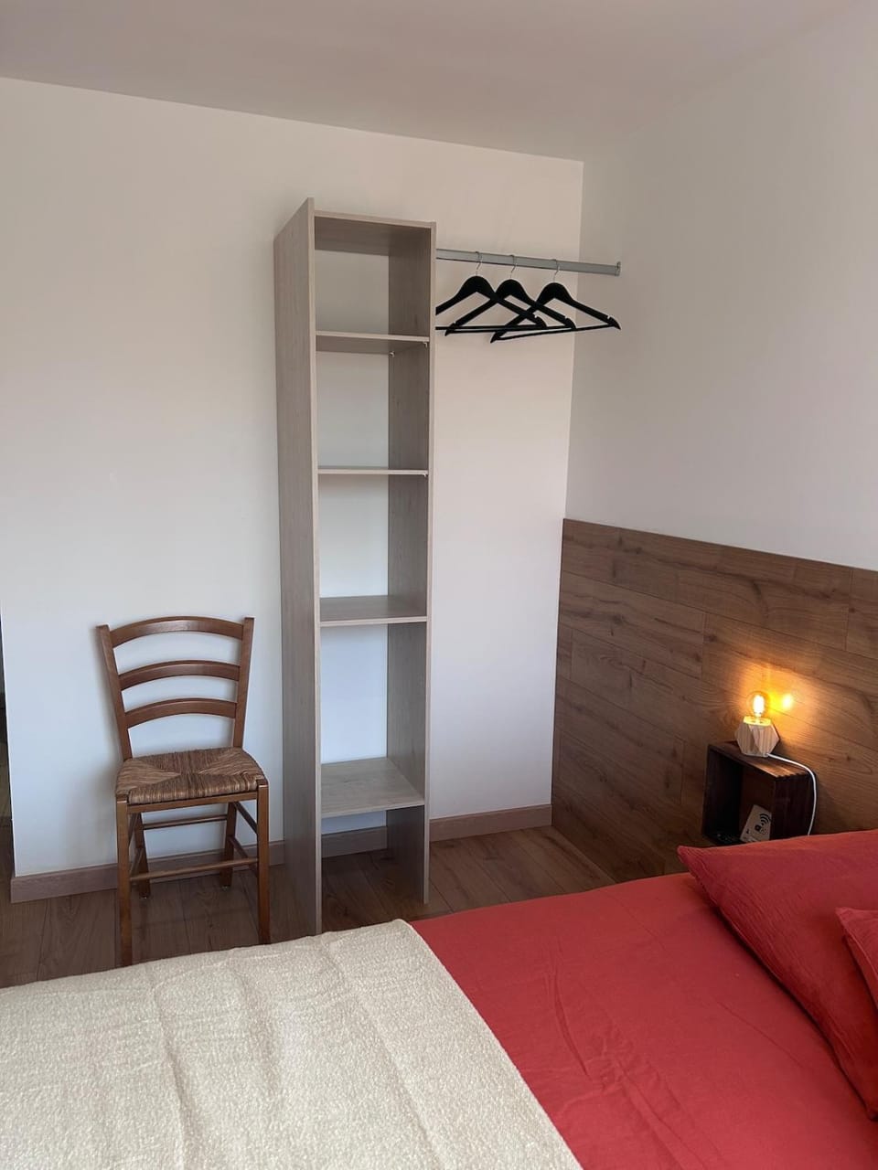 Chambre lumineuse et moderne Capsule hotel in Normandy