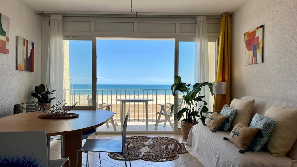 Vue mer appartement 2 chambres AZUR Apartment in Port-la-Nouvelle